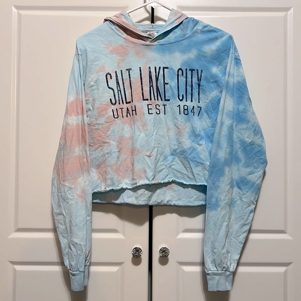 Salt Lake City Tie Dye Cropped Hoodie Long Sleeve T-shirt Sz Medium Blue